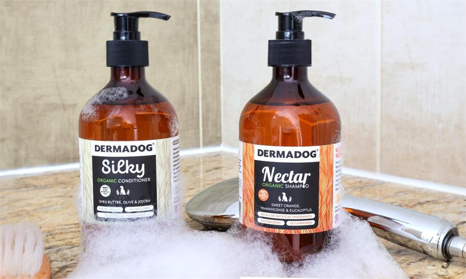Waterproof labels on shampoo and conditioner bottles